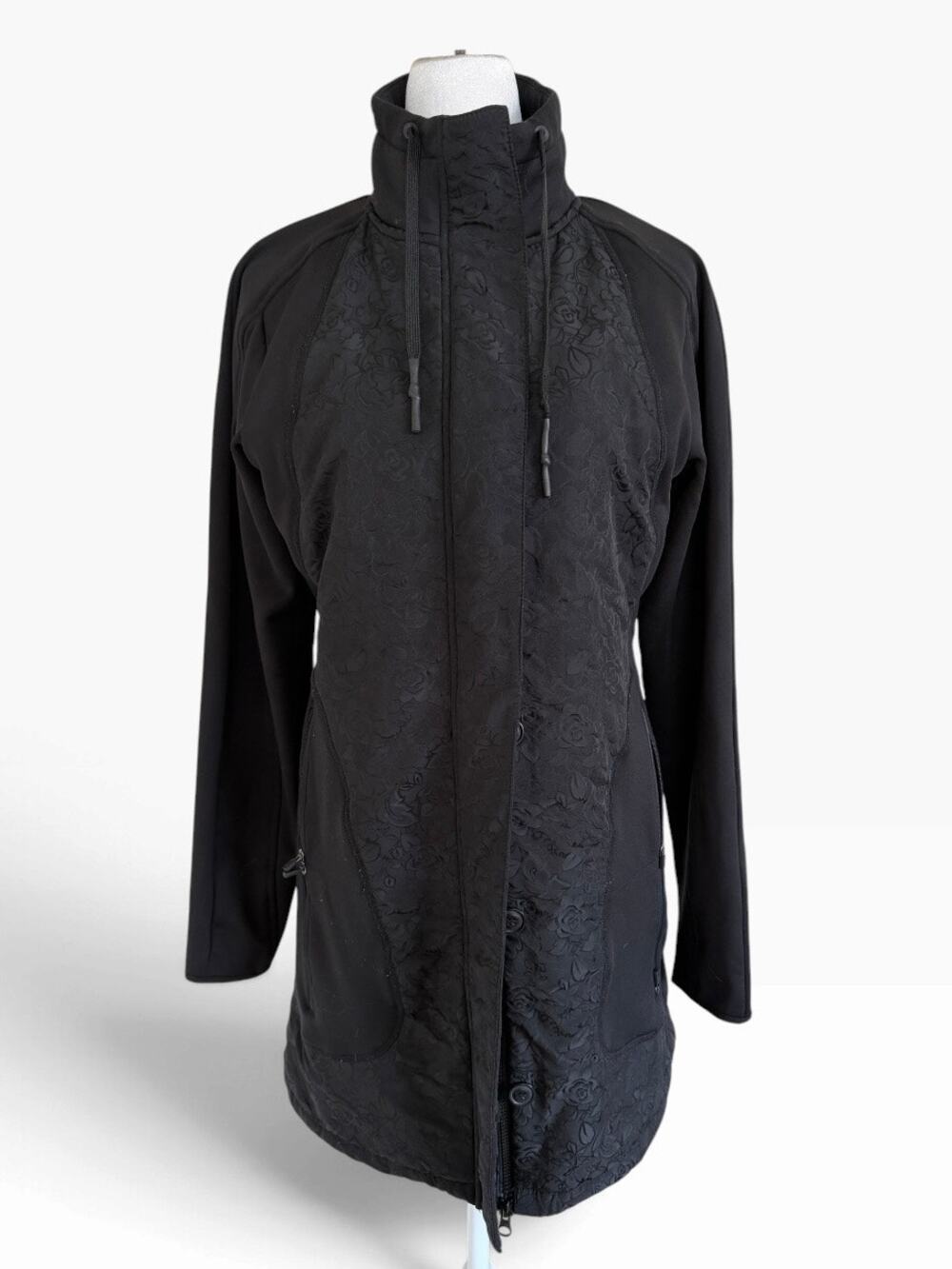 MPG Mondetta Black Embossed Floral Softshell Long Active
Jacket Sz S